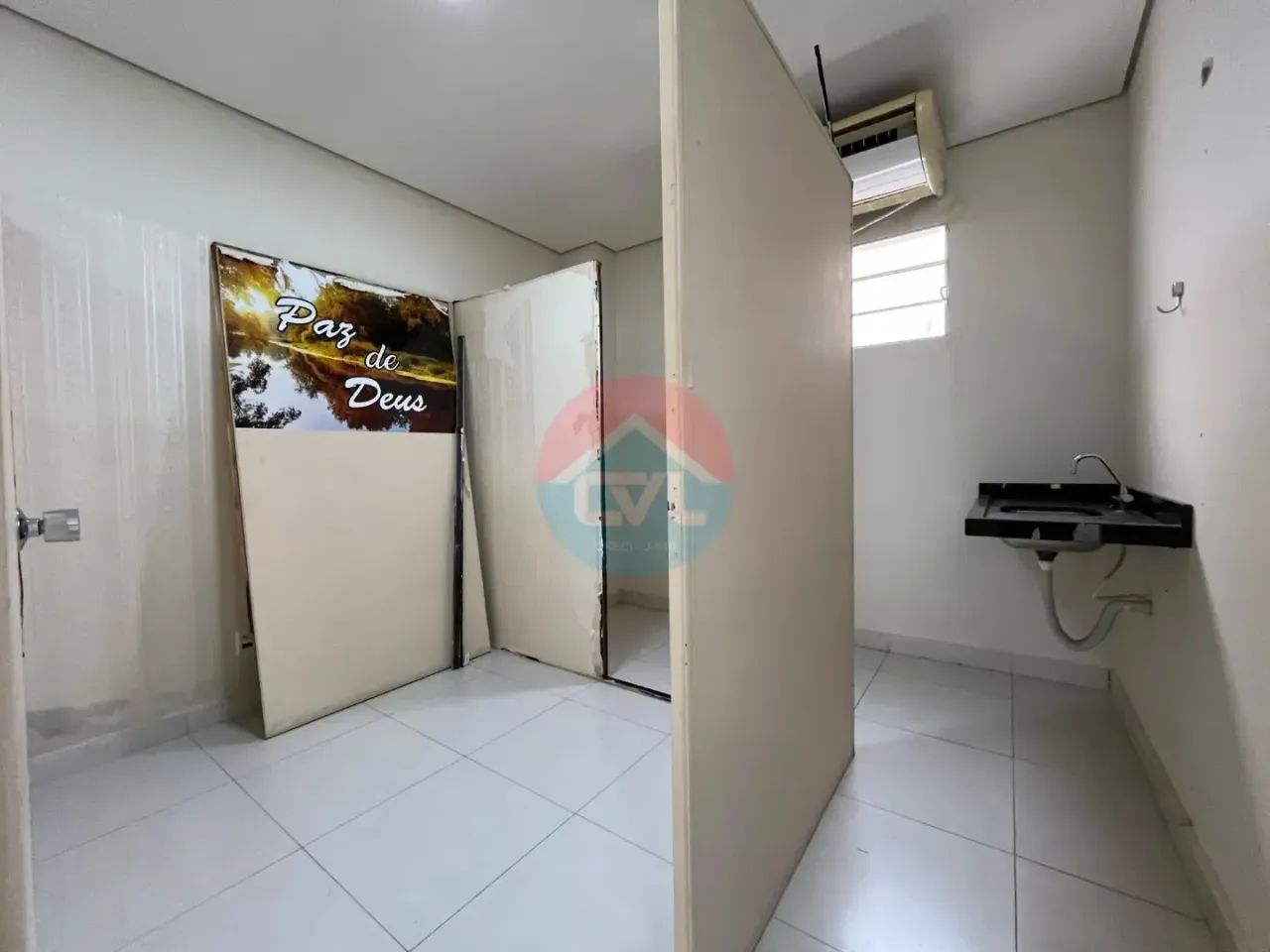 EXCELENTE SALA COMERCIAL LOCALIZADA NO BAIRRO ALTOS DO COXIPÓ, PRÓXIMO AO MINI ESTADIO DE  - Foto 5