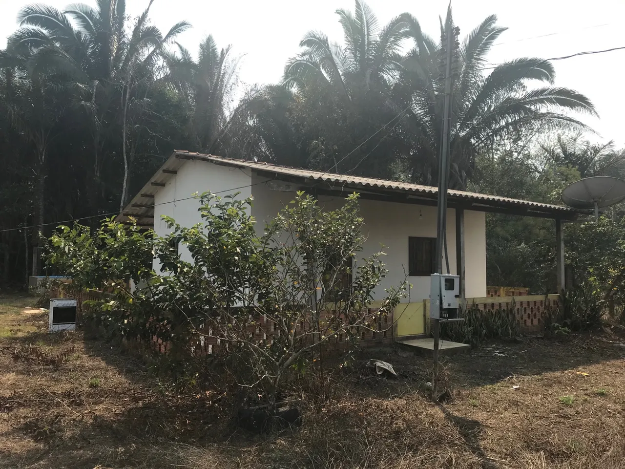 Sítio com casa e galpão