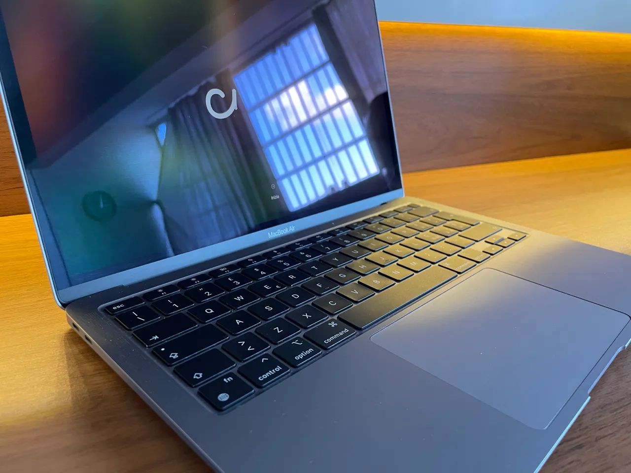 【美品】MacBook Air M1 8GB/256GB SSD Macbook Air M1 8gb 256gb Ssd A2337 Novo Lacrado - Notebooks