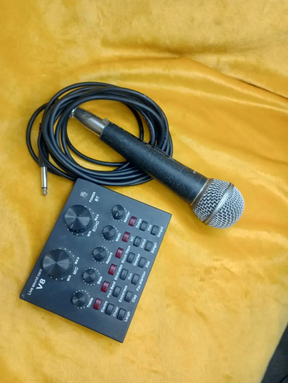 Interface live com efeitos e microfone
