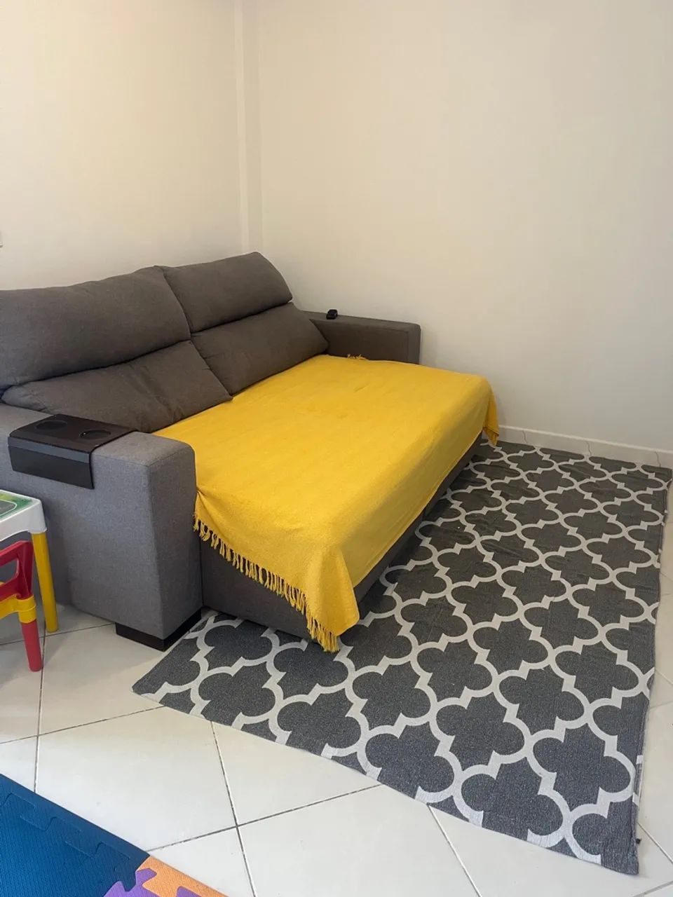 Sofá retrátil e reclinável 