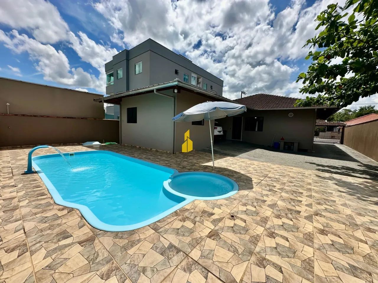 Casa com piscina no Bairro das Nações - Foto 2