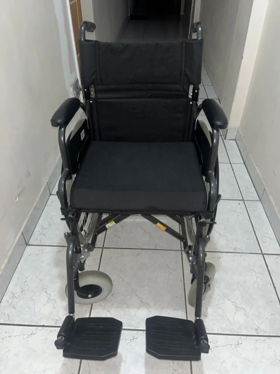 Cadeira de rodas adulto Dellamed