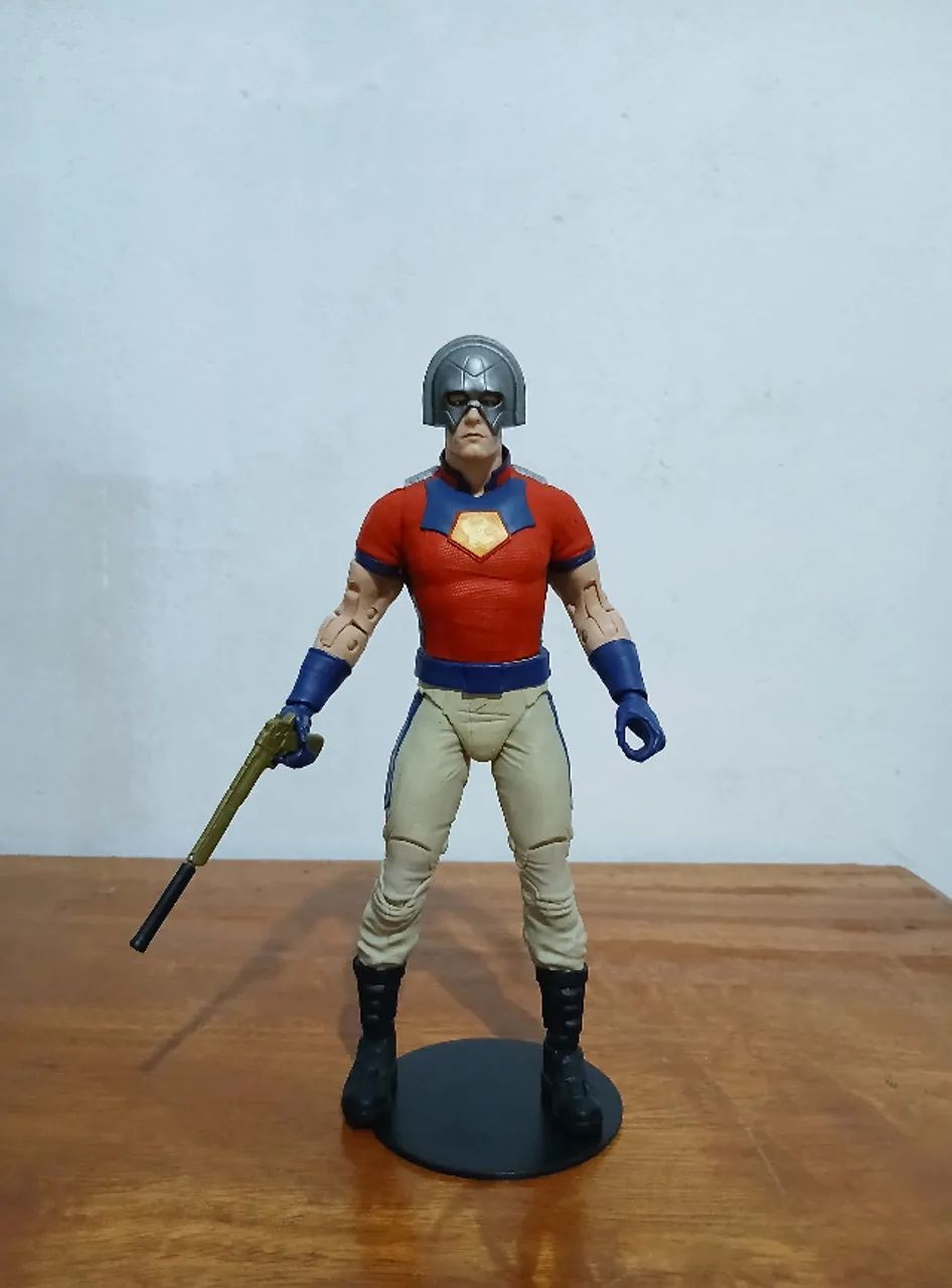 Peacemaker Pacificador McFarlane DC Multiverse