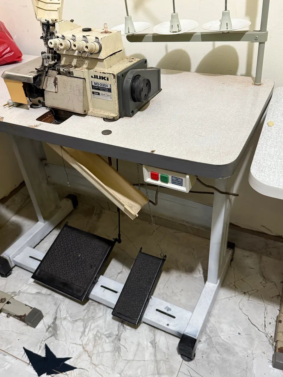 Maquina overlock semi industrial  - Foto 5