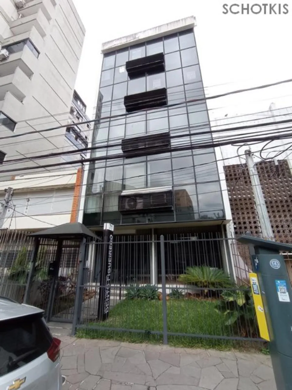 IMOBILIÁRIA SCHOTKIS VENDE EXCELENTE SALA COMERCIAL, ALUGADA, NA BENTO FIGUEIREDO, 27,40M²