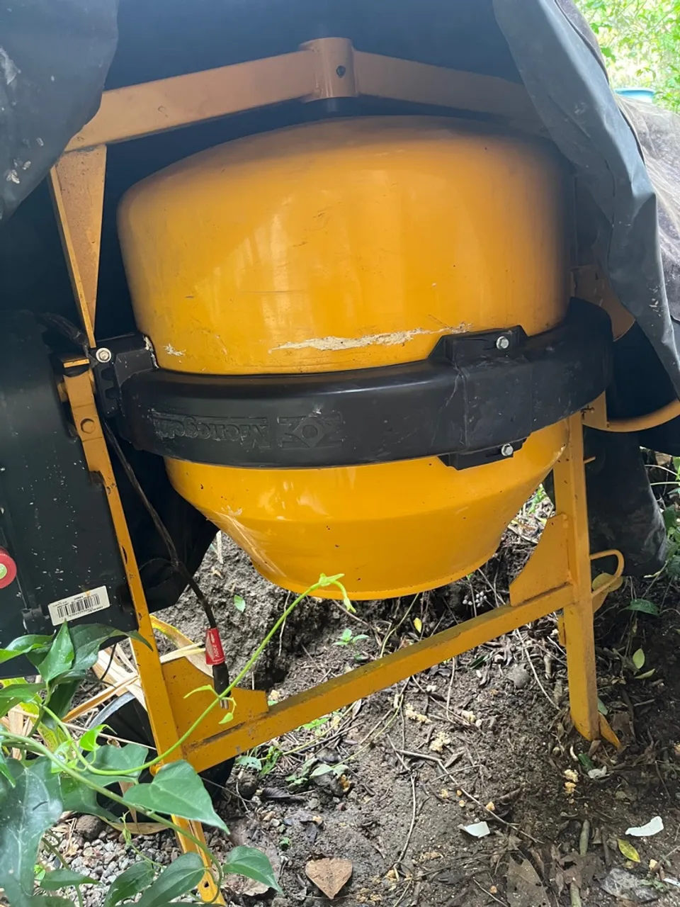 Betoneira Amarela - 150 litros