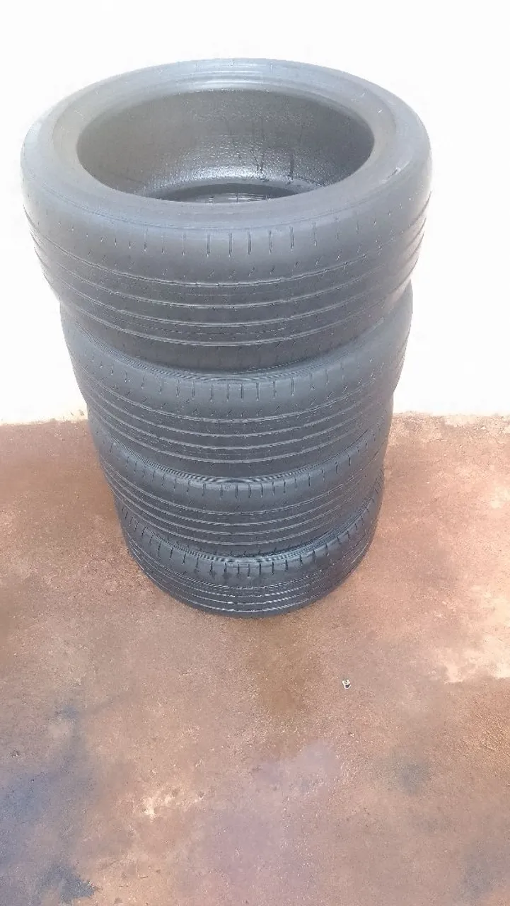 VENDO JOGO DE PNEUS MEIA VIDA MEDIDA 225/45R17 MARCA DUNLOP