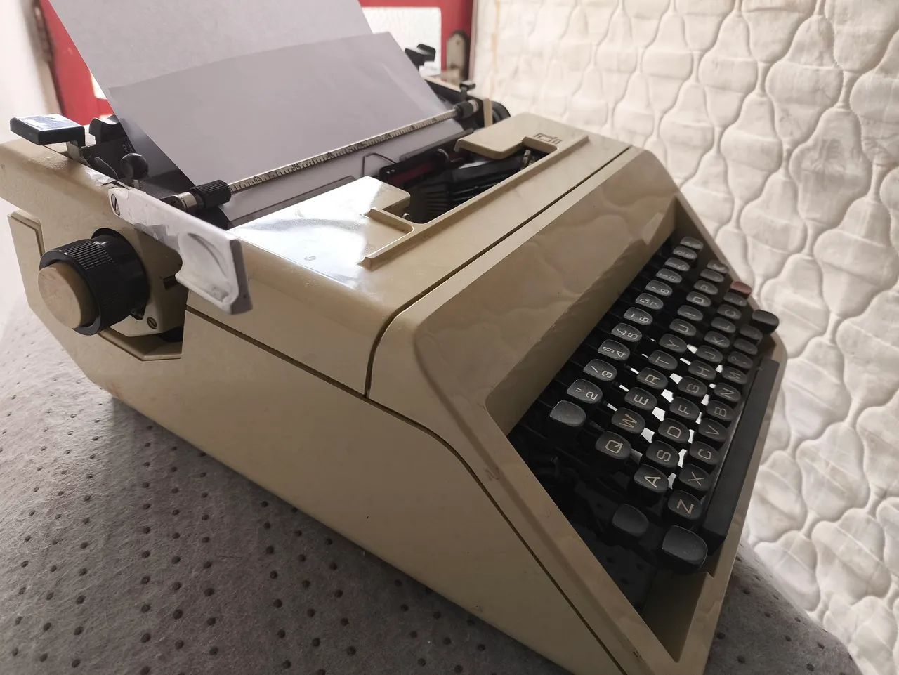 Máquina de escrever Olivetti STUDIO 45 - Foto 4