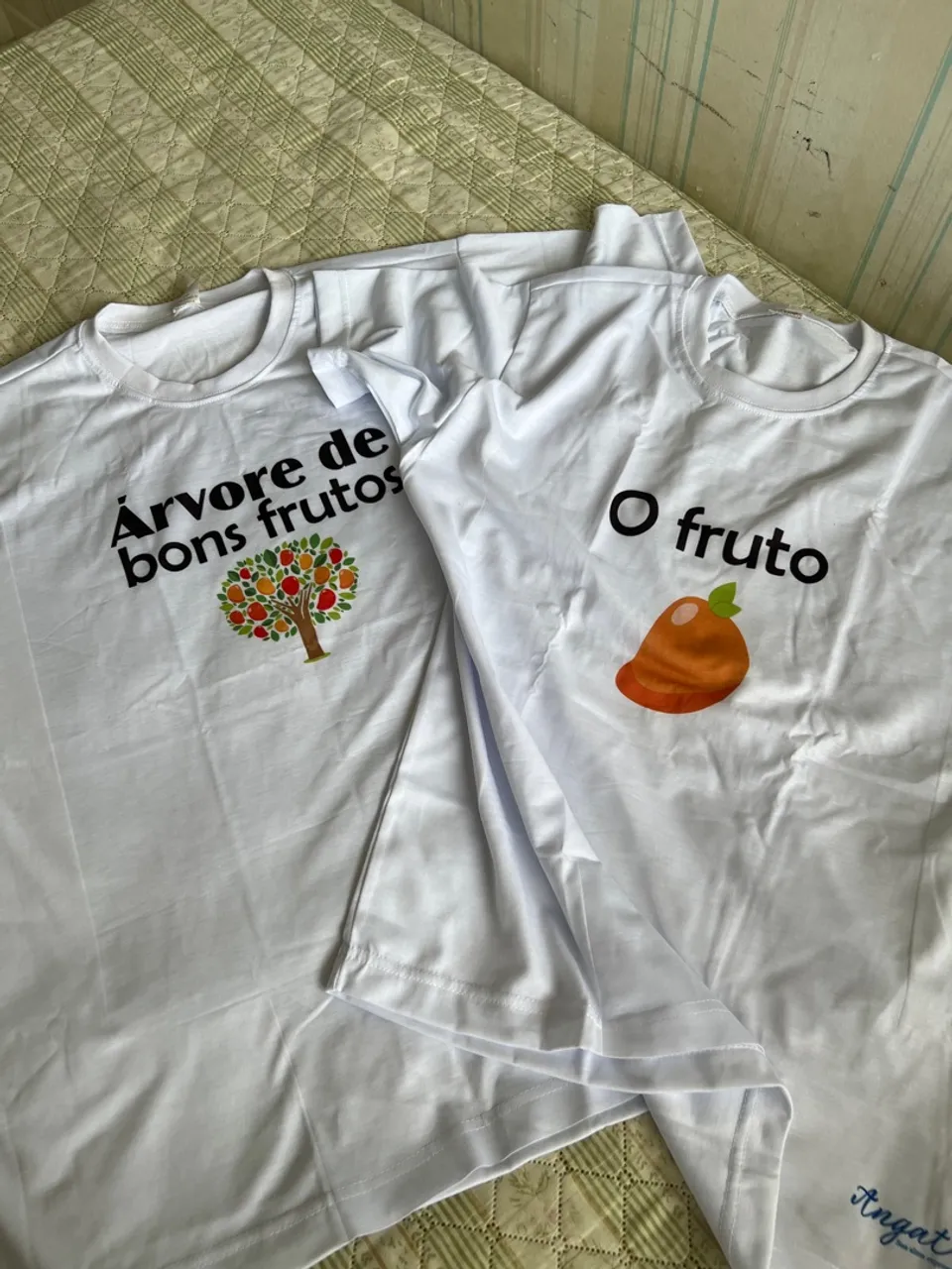 2 Camisetas personalizadas M e G ( filhos e pais)'O fruto' e 'Árvore de bons frutos'