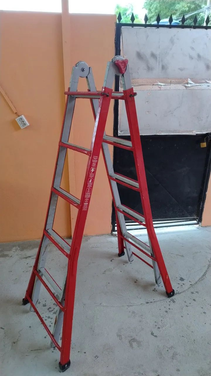 Locação de escada Zeus 5m e 3m - Foto 3