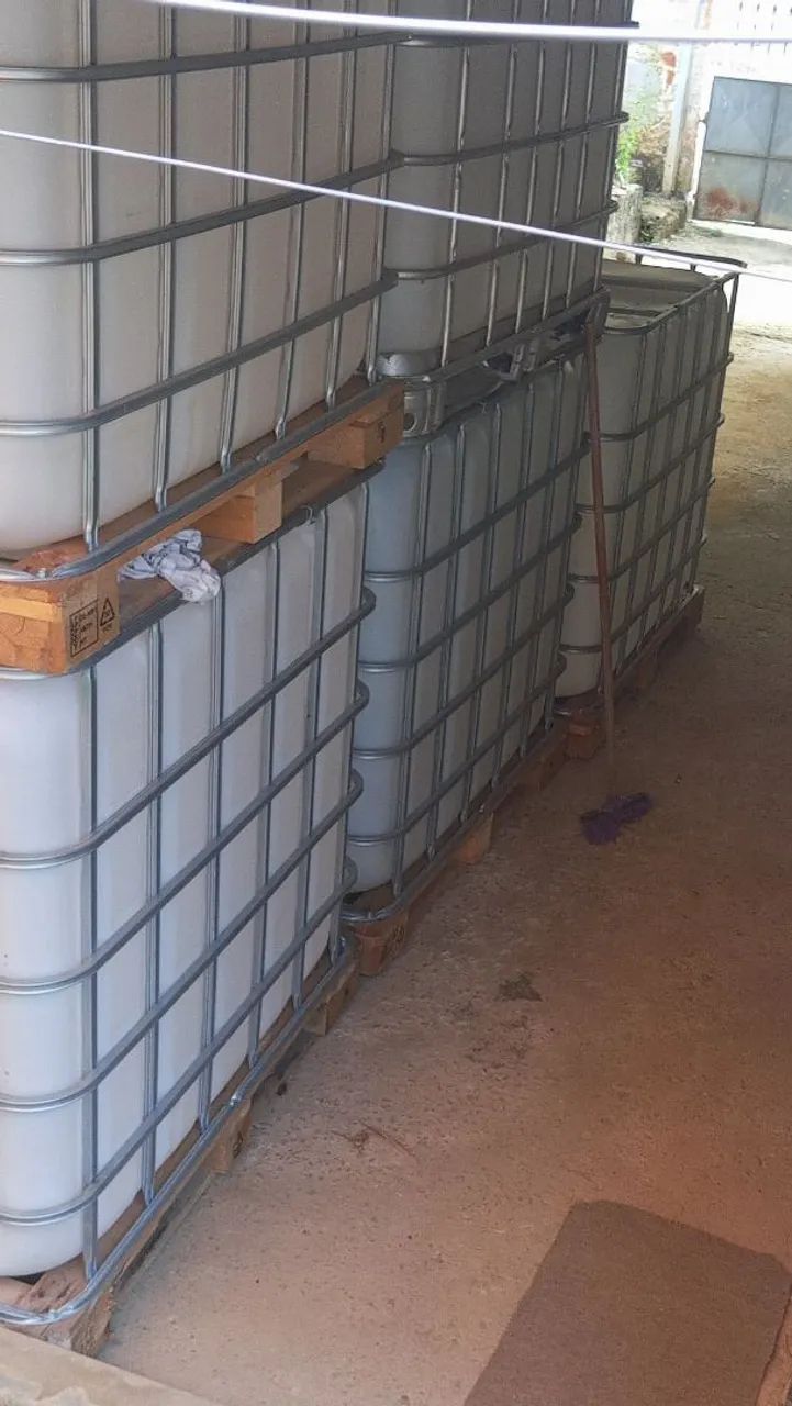 Container de 1000 litros 64750670529409123