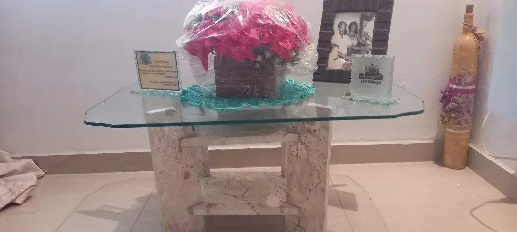 Mesa de centro em mármore 