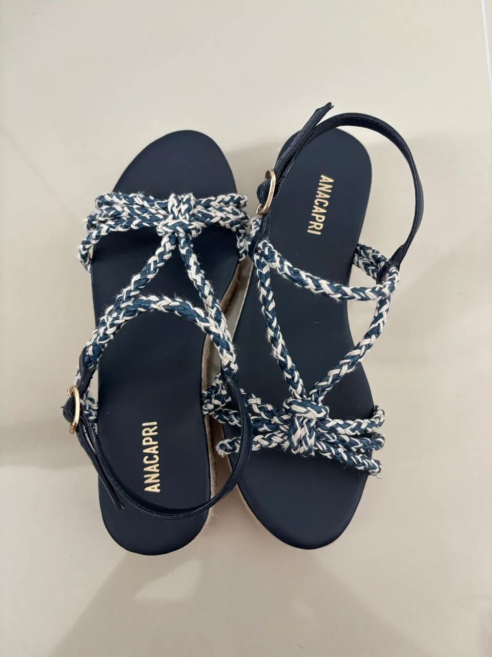 Sandália Anacapri semi nova 