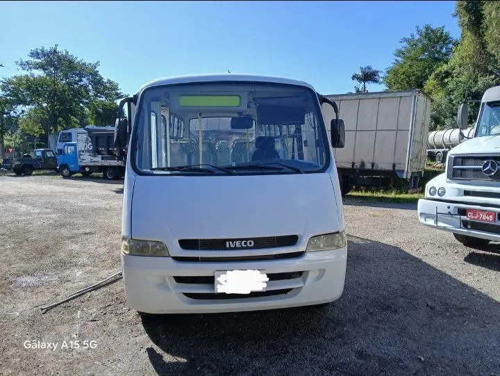 Micro ônibus iveco 2006