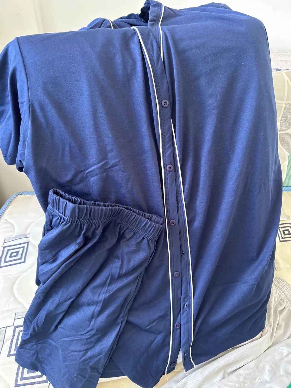 Pijama de botão novo 20,