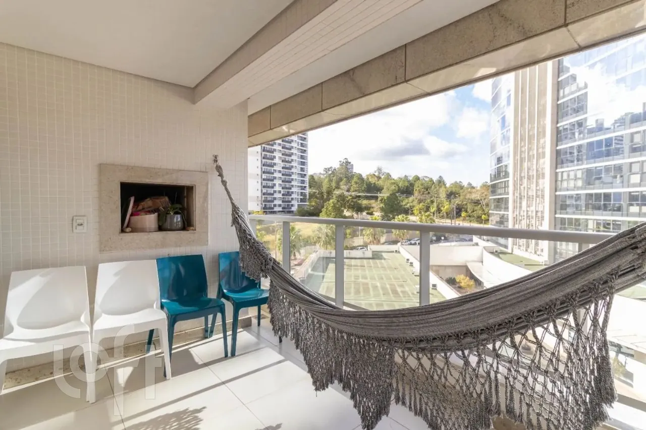 partamento à venda em Petrópolis com 77 m², 2 quartos, 1 suíte, 2 vagas
