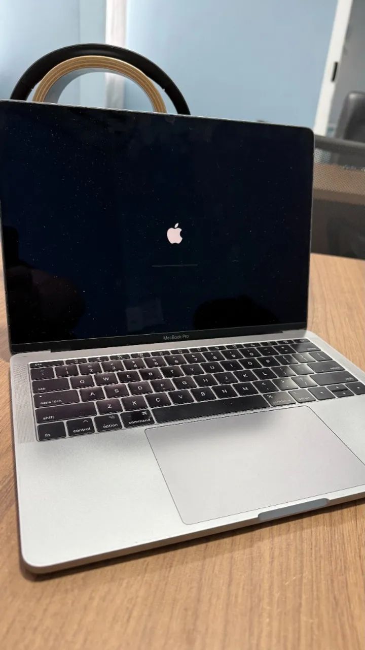 MacBookPro2018 13インチ8GB/256GB MacBook Pro (13 polegadas, 2018, quatro portas Thunderbolt 3