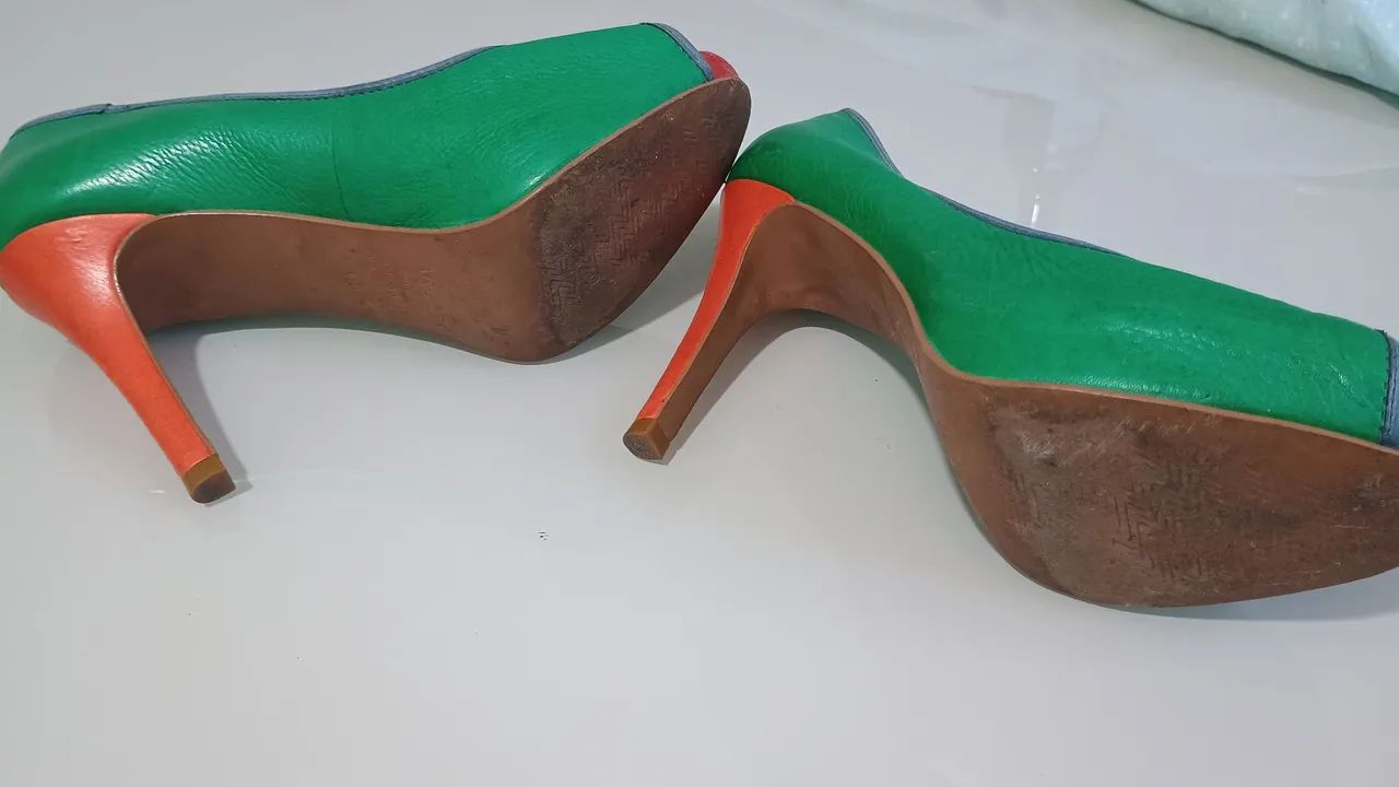 35 - Sapato (peep toe) Arezzo Verde e laranja  - Foto 4