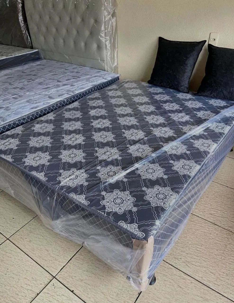 Cama Box de Casal com Desenho Floral
