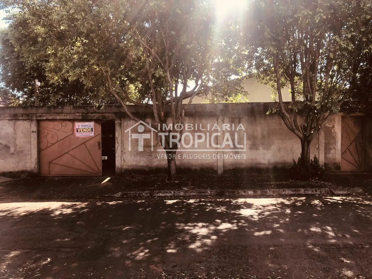 Vende-se casa bem localizada no setor Aeroporto em Porto Nacional-To.