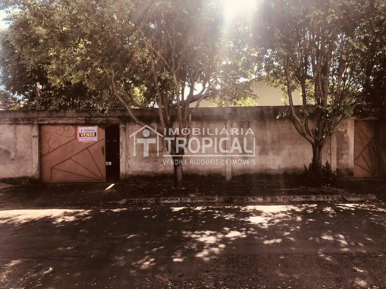 Vende-se casa bem localizada no setor Aeroporto em Porto Nacional-To.