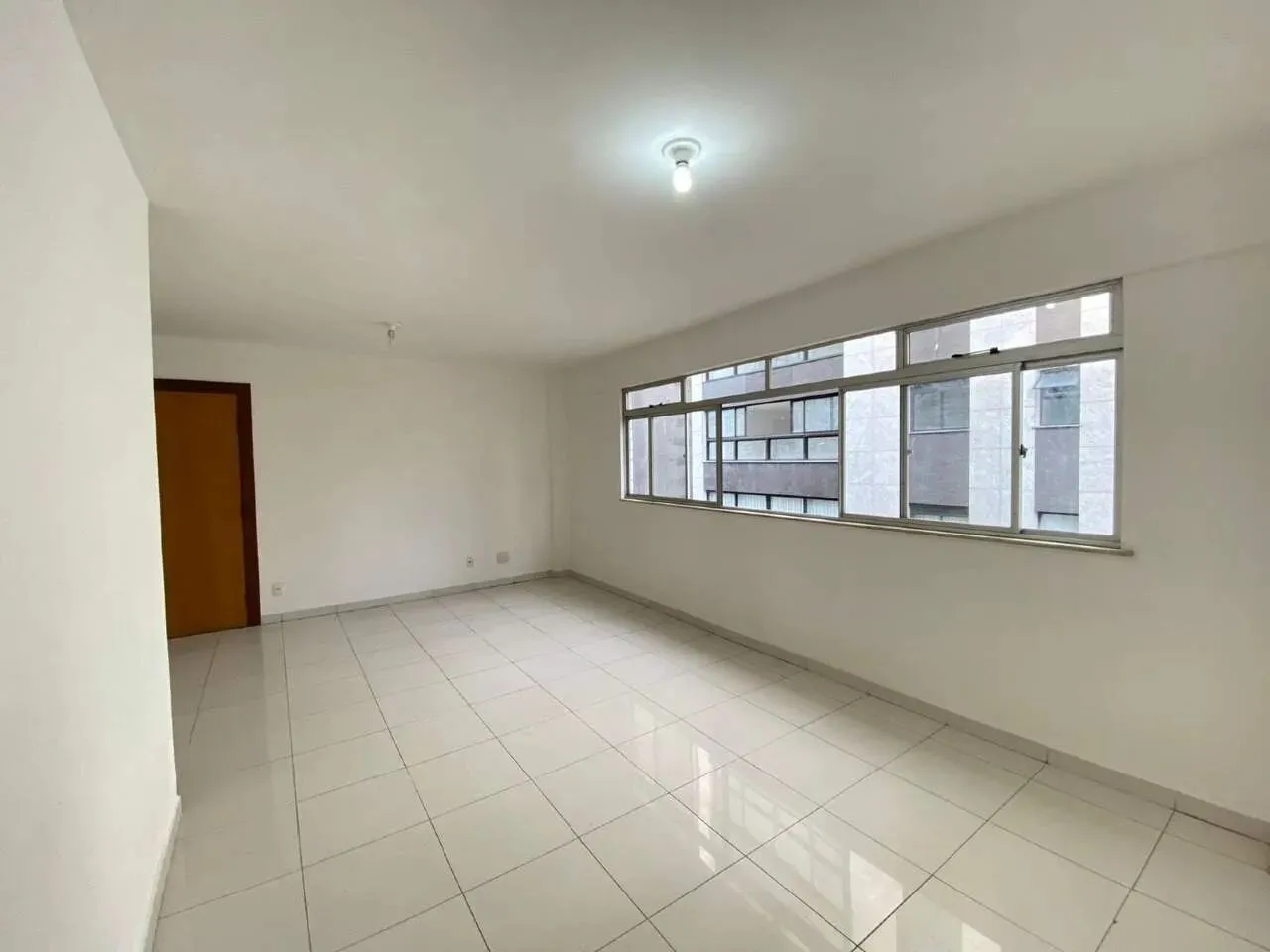 Aluguel apartamento três quartos Sion