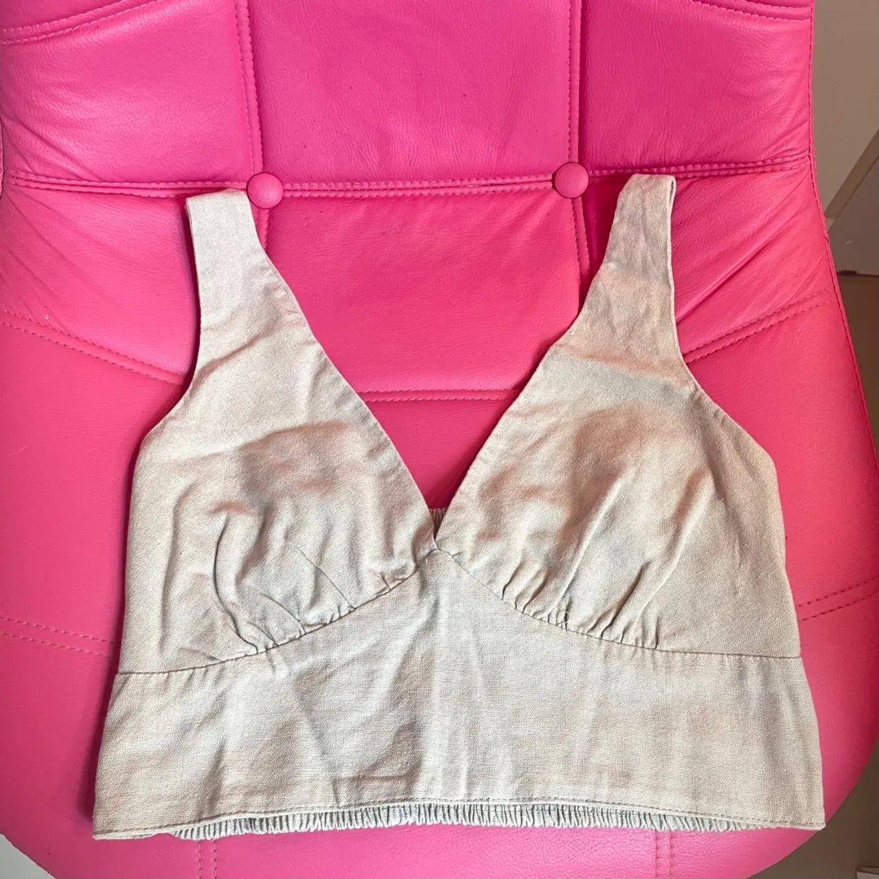 Top cropped bege de linho. P 