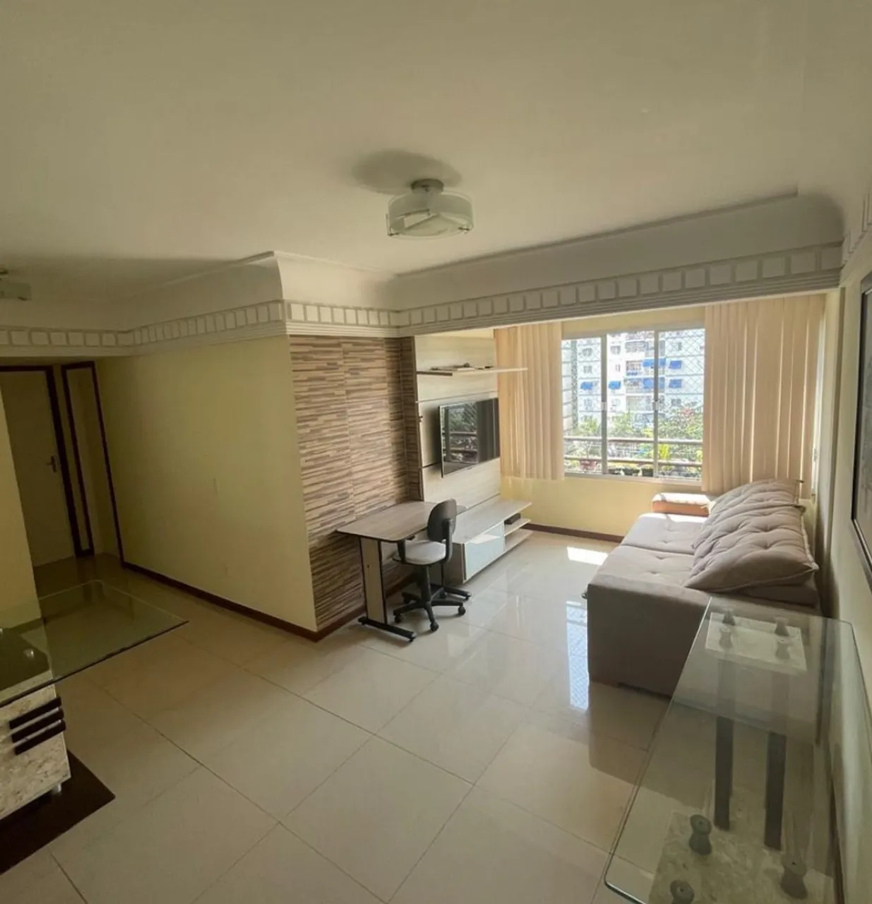 VENDO APARTAMENTO 2/4 COM EXCELENTE LOCALIZAÇÃO EM BROTAS!