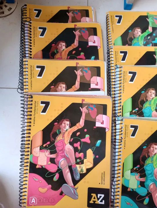 Livros Didáticos  - AZ - - Foto 3