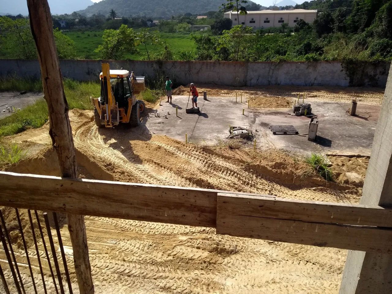 Retroescavadeira New Holland e JCB - Foto 5