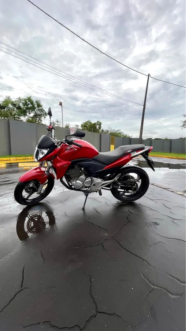 CB 300R 2015 muito nova - Foto 2