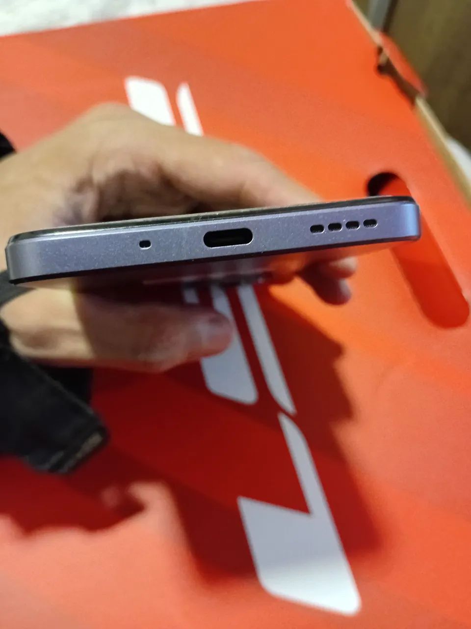 CELULAR REALME C75X. Tela trincada - Foto 6