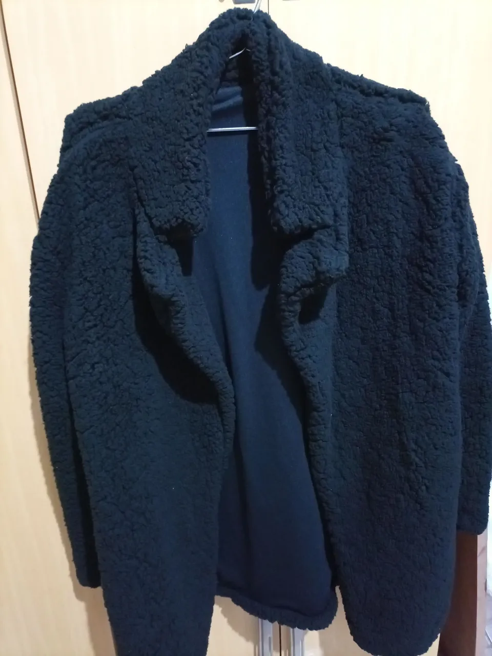 Casaco Teddy Preto - Conforto e Estilo