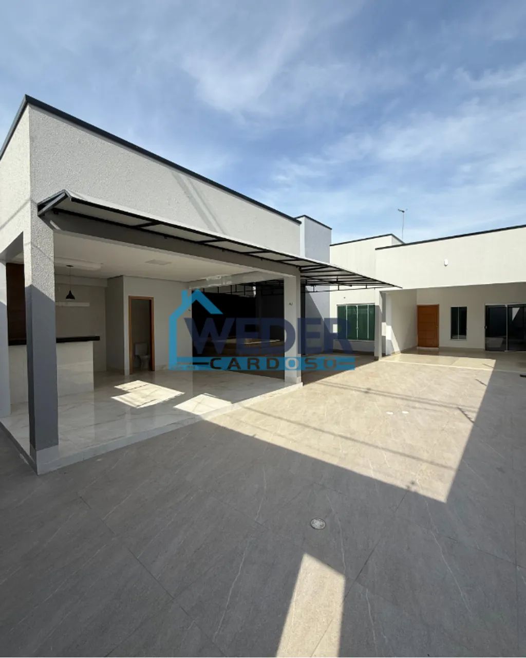 ? Vendo casa financiável em excelente setor.