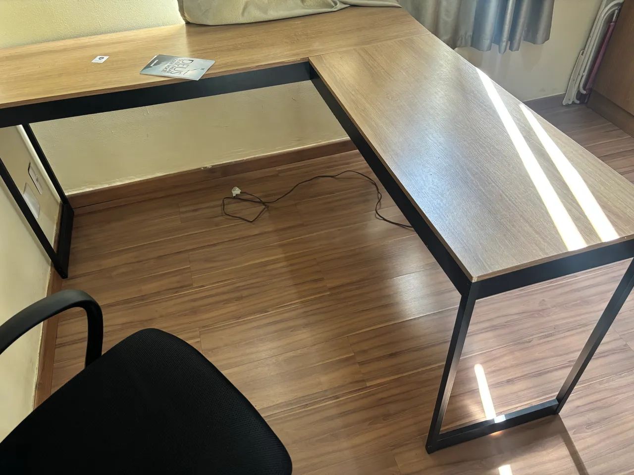 L-Shaped Desk63824091783937120
