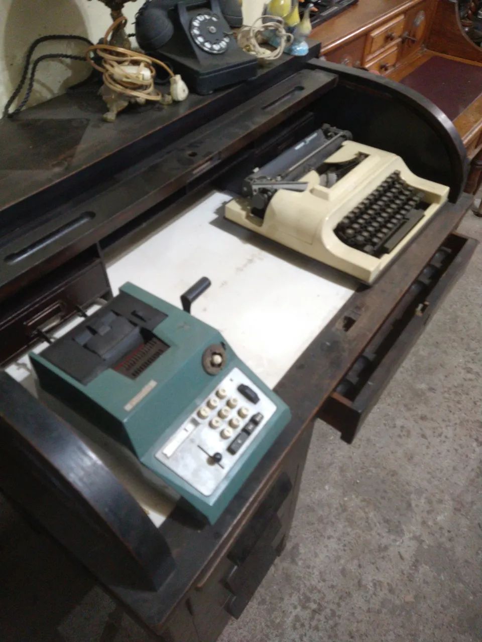 Escrivania xerife em ótimo estado 