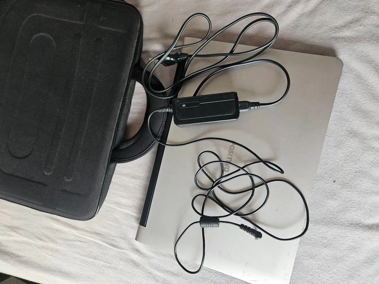 Notebook Positivo(algumas teclas tem problema para digitar)64168560397187124