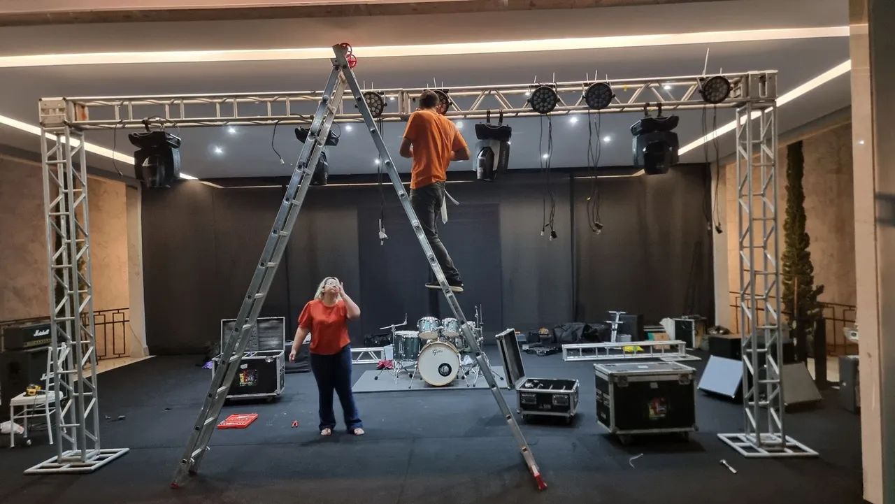 Aluguel de som e iluminação para eventos. Casamentos retiros etc. - Foto 2