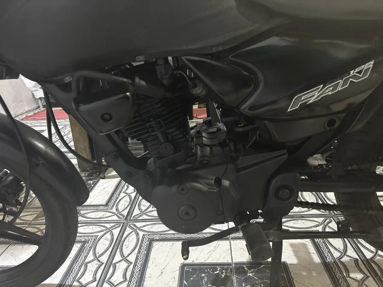 MOTO HONDA pra sair logo - Foto 3