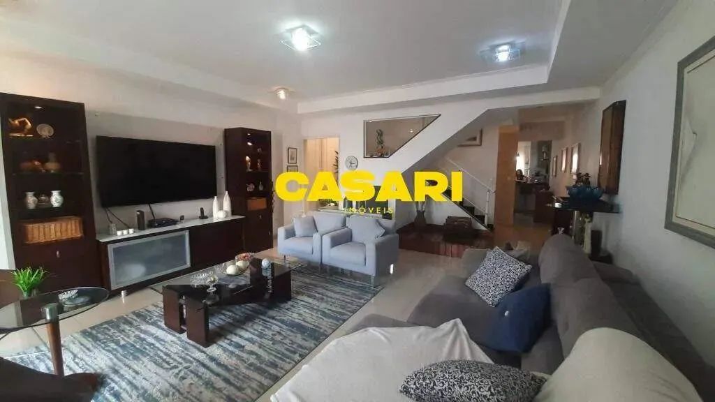 Sobrado de Alto Padrão com 3 Suítes e Piscina  SBC - Foto 5