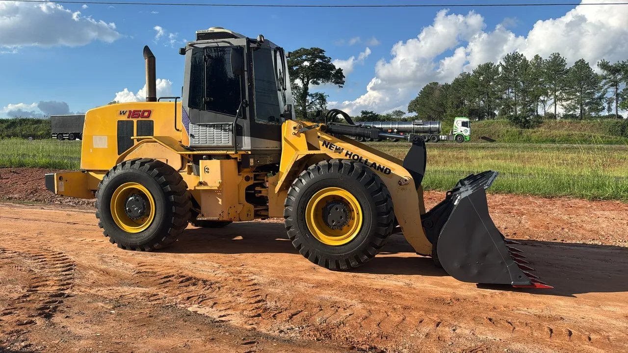 Pá Carregadeira New Holland W160 - Ano 2006