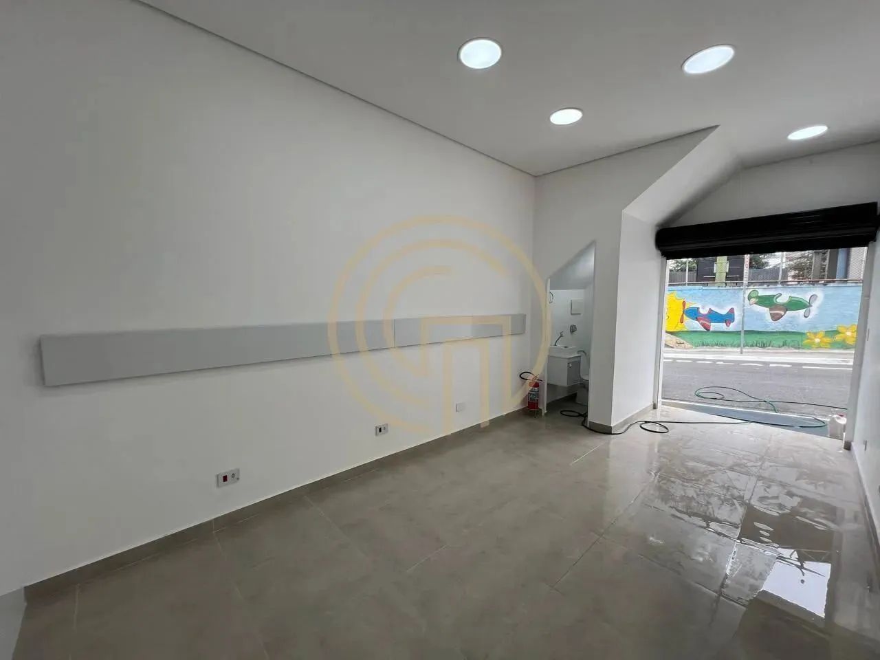 Sala comercial com mezanino  21 m², pronta para uso! - Foto 3