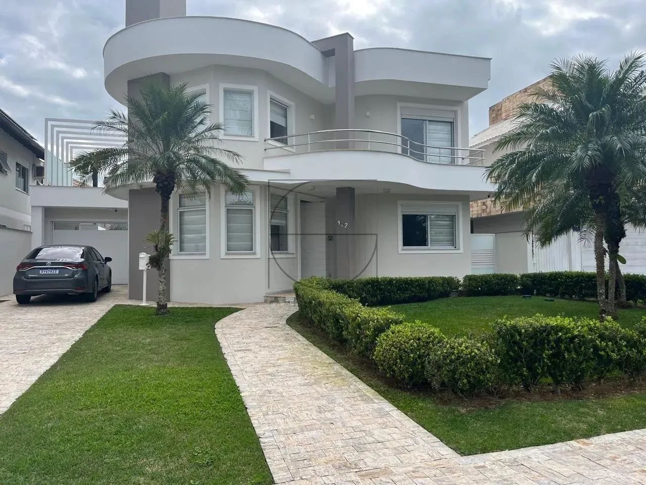 Casa 4 dormitórios em Jurerê Internacional