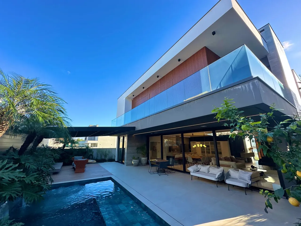 Sobrado luxuoso mobiliado em condomínio fechado de alto padrão no Bela Vista - Canoas - RS