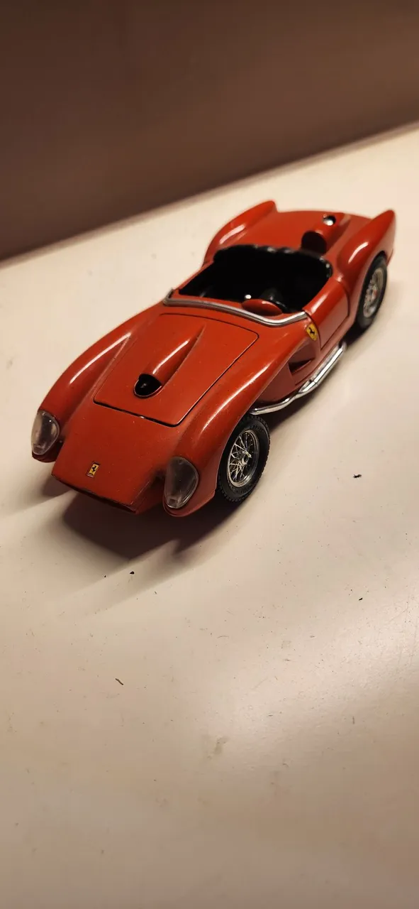 Ferrari 250 Testa Rossa - 1/43 - Hobbies e coleções - Vila Carlos