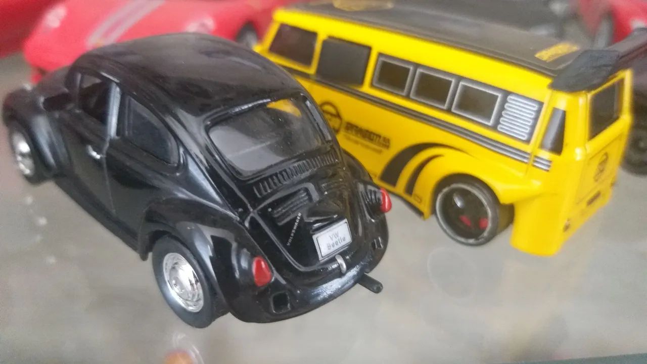 Kombi e Fusca VW 1:64 - Foto 5