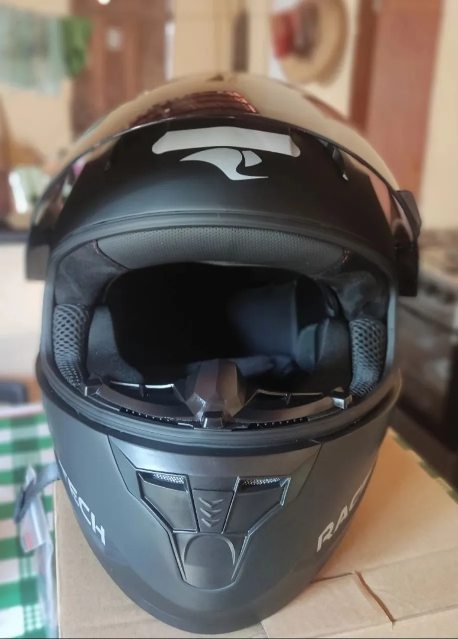 Capacete de Moto Preto - Racing Tech