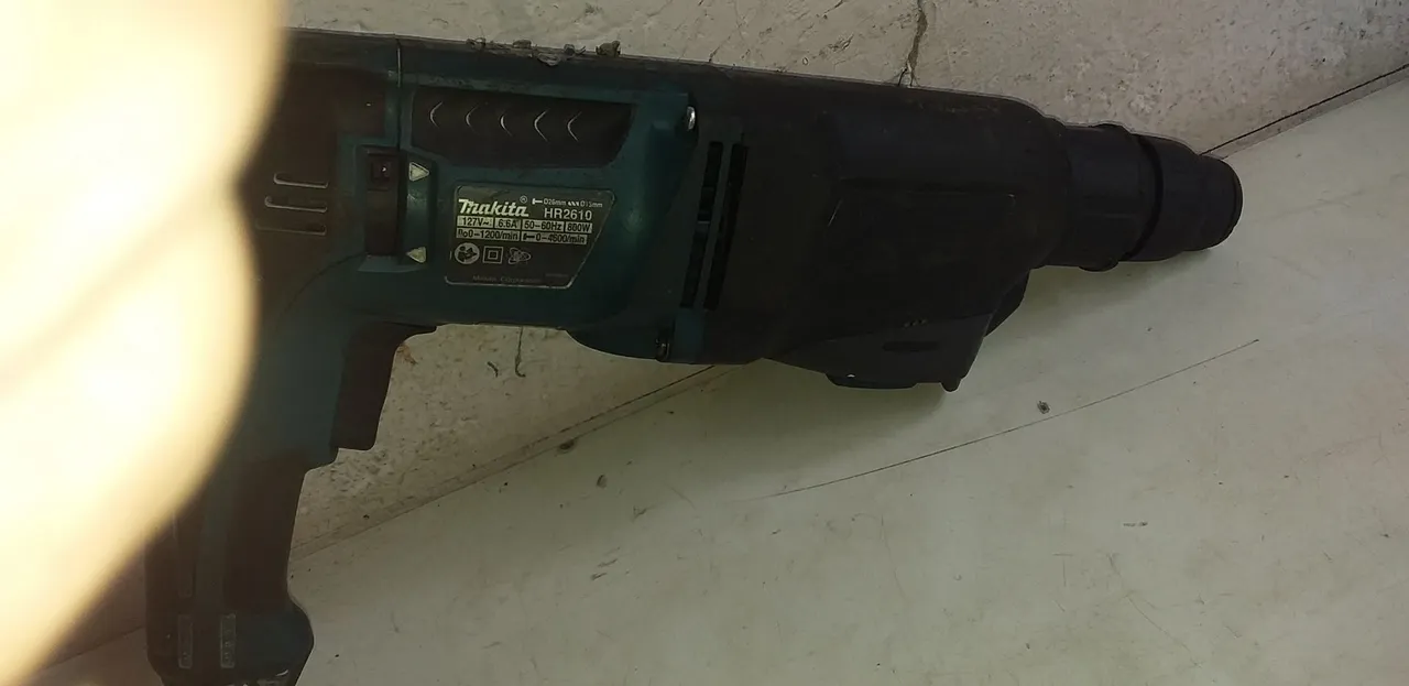 Martelete Makita HR 2610