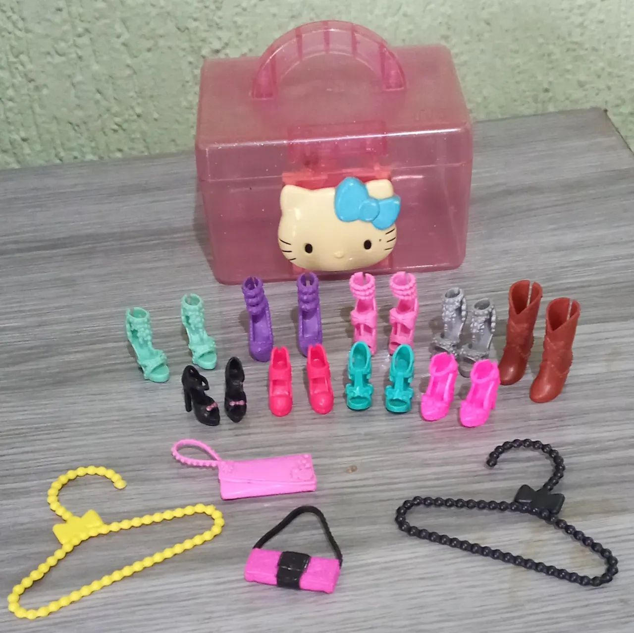 Bonecas Barbie  e acessórios em ótimo estado! - Foto 2